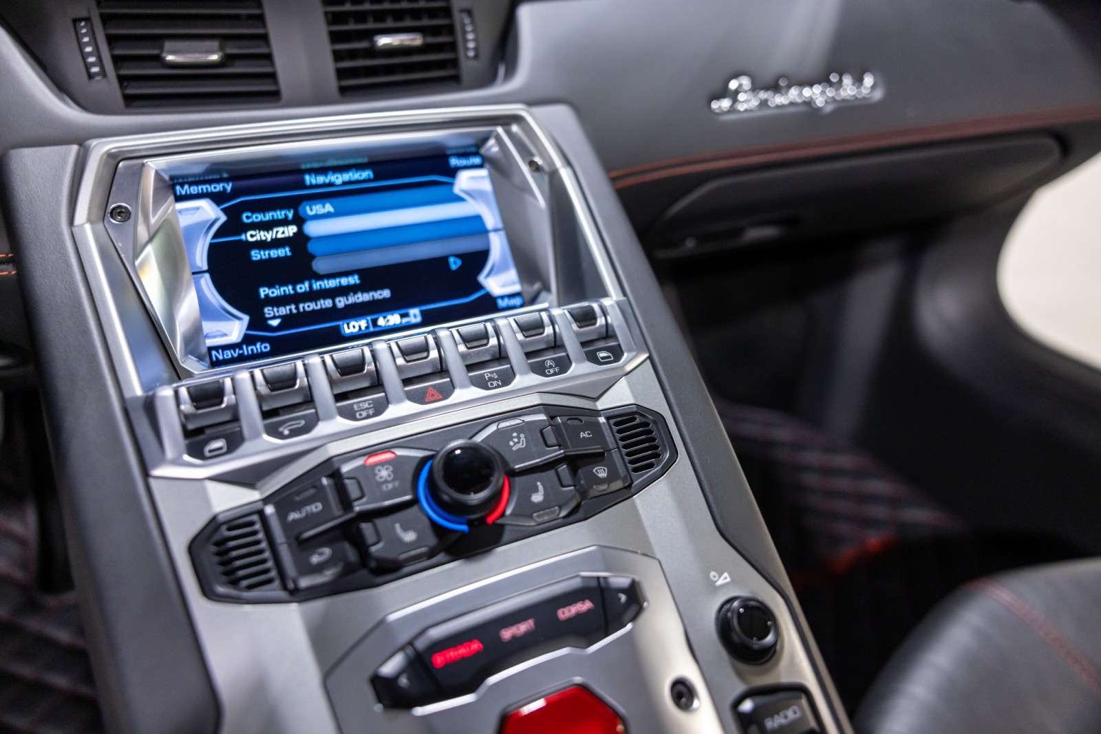 2015 Lamborghini Aventador Roadster LP 700-4 photo 32