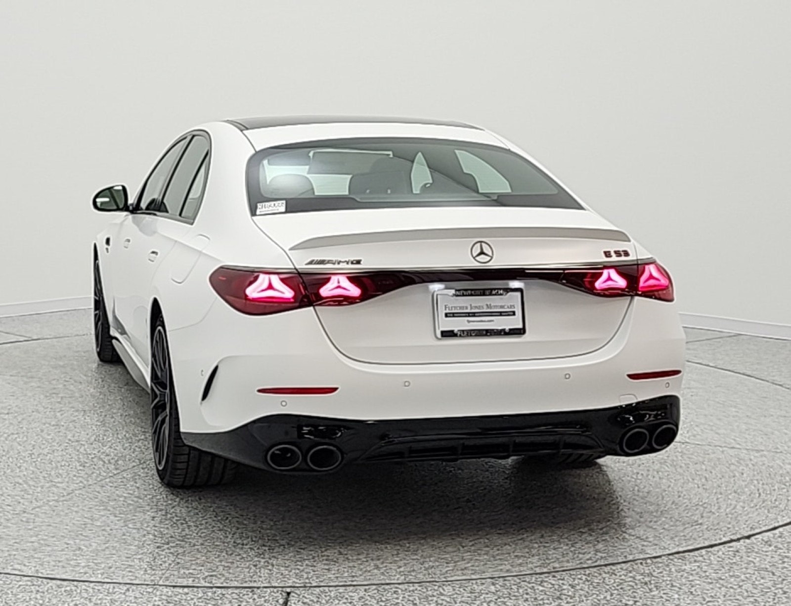 New 2026 MANUFAKTUR Moonlight White Magno Mercedes-Benz AMG® E 53 E image 6