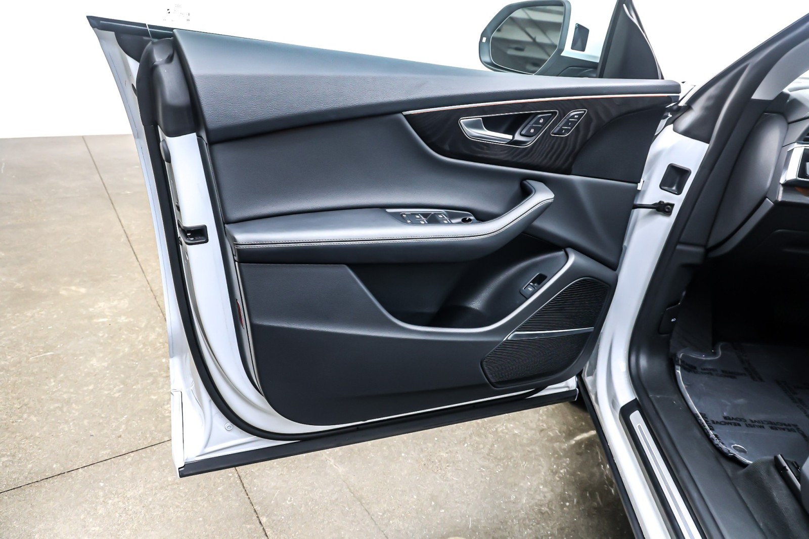 Used 2023 Glacier White Metallic Audi Premium Plus 55 TFSI quattro image 21