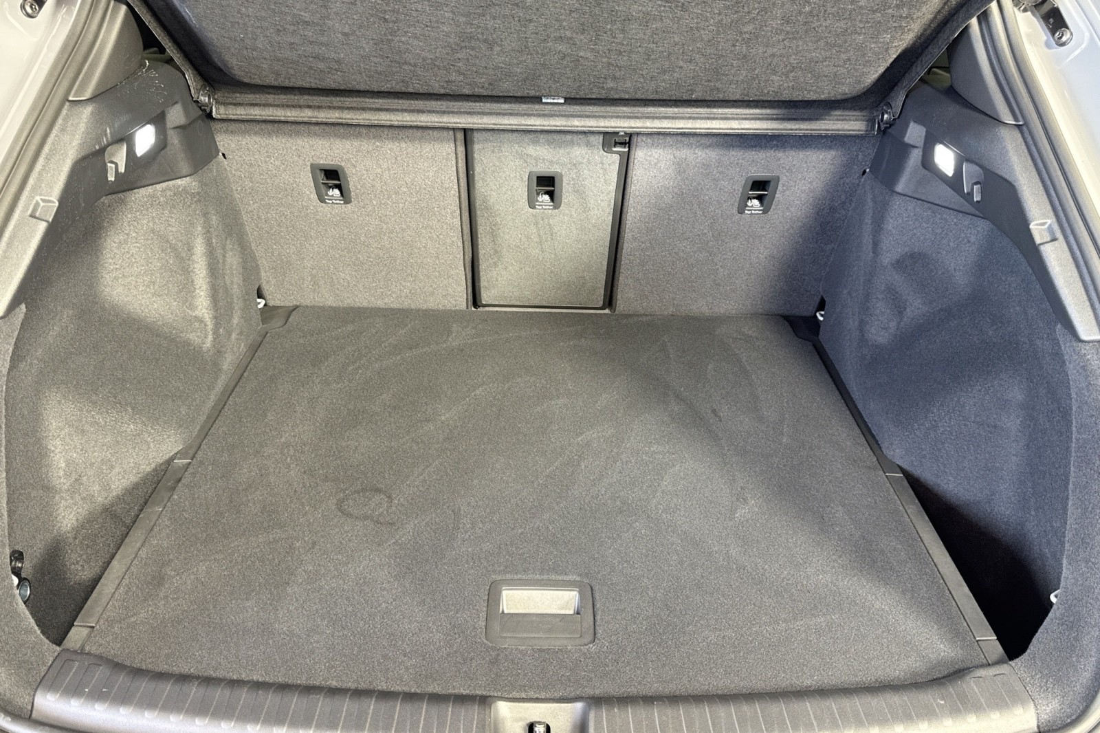 Used 2025 Pebble Gray Audi Premium Plus image 25