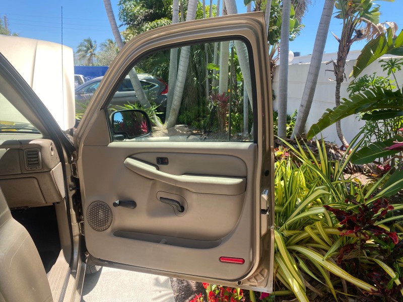 2005 GMC Sierra 1500 LOW MILES 83837 AC NO ACCIDENTS in ,