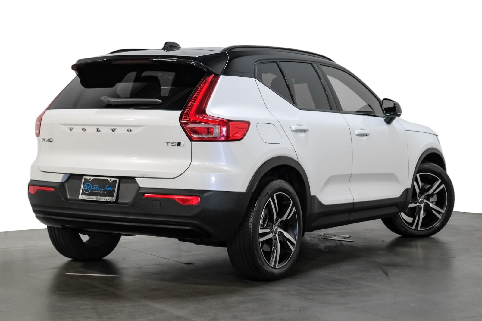 2021 Volvo XC40 T5 AWD R-Design ClimatePkg POLESTAR ProtectionPkg RearSpoiler 7