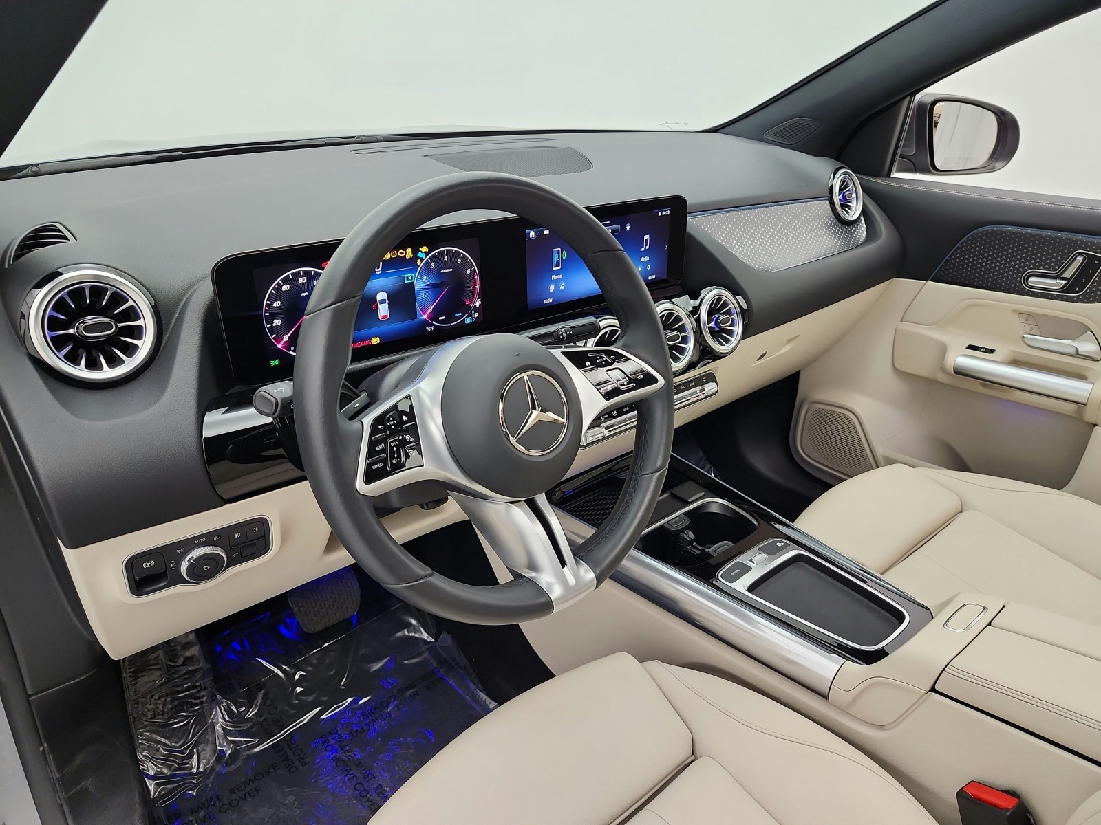 Used 2025 Mountain Grey Metallic Mercedes-Benz GLA 250 SUV image 12