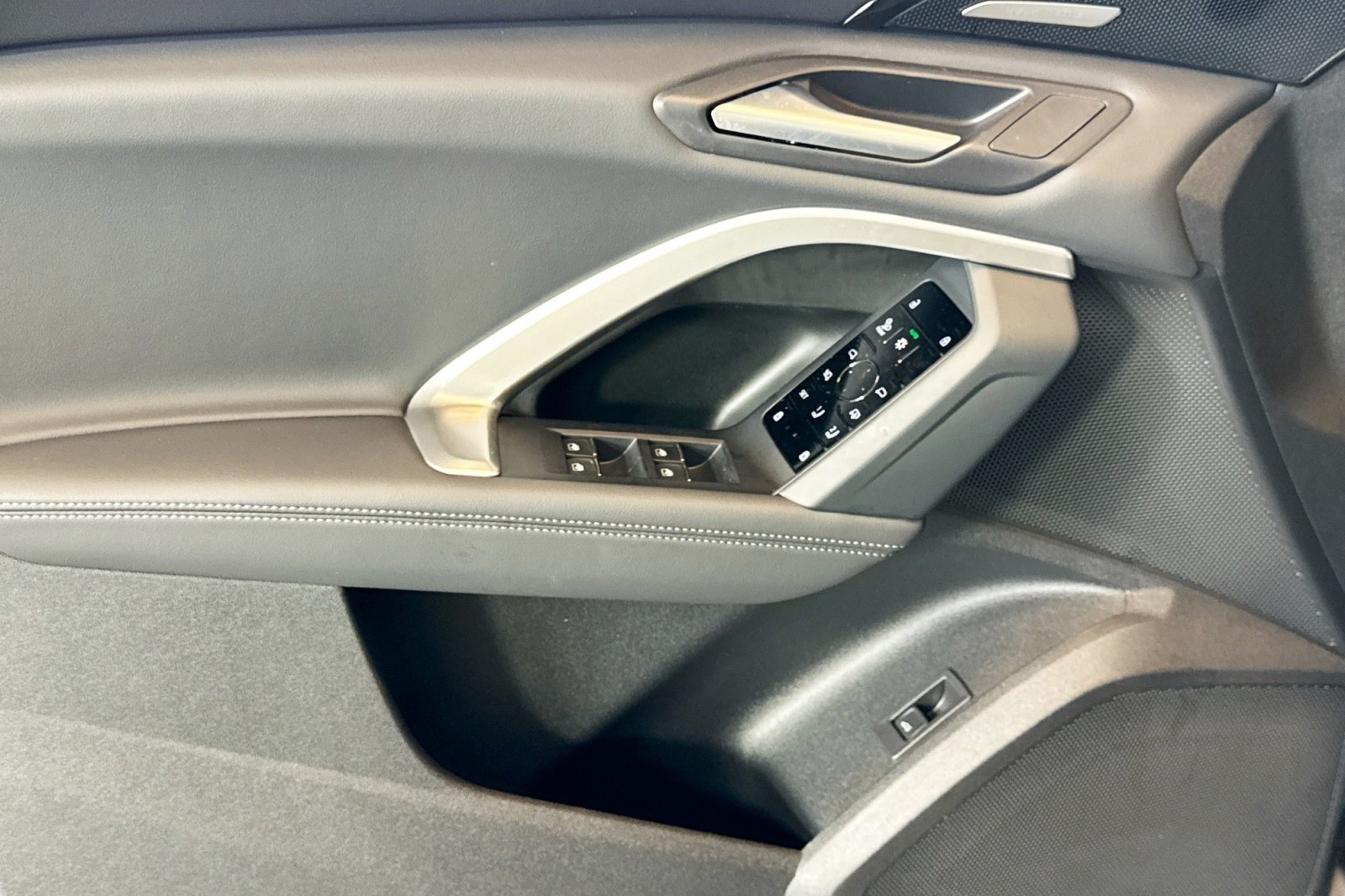 New 2025 Tambora Gray Metallic Audi Premium Plus 2.0 TFSI quattro image 16