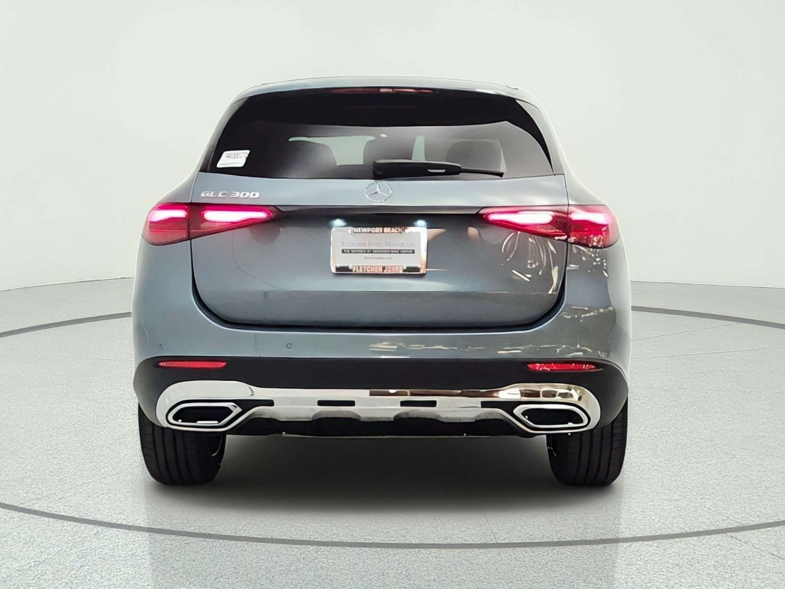 New 2027 Verde Silver Metallic Mercedes-Benz GLC 300 SUV image 6