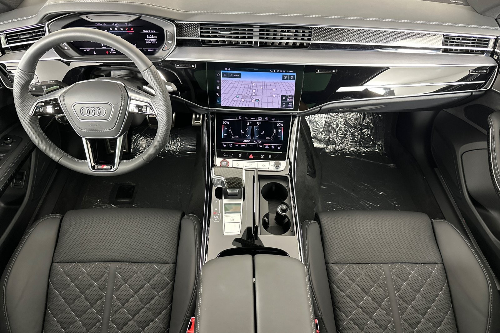 New 2025 Daytona Gray Pearl Effect Audi 4.0 TFSI image 12