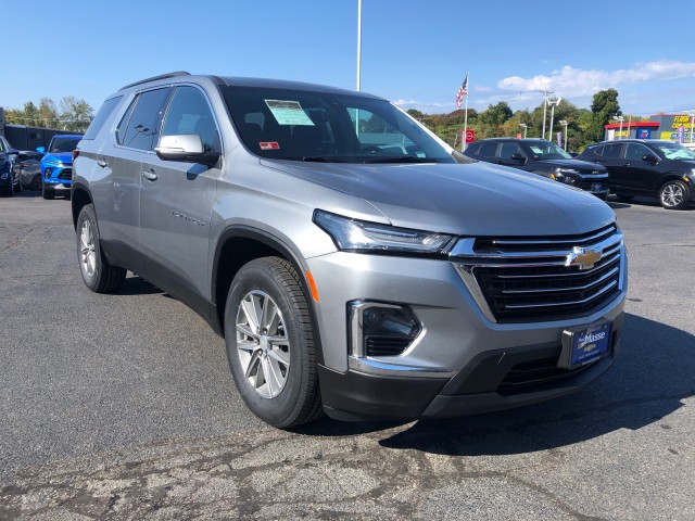 2023 Chevrolet Traverse LT Cloth 2