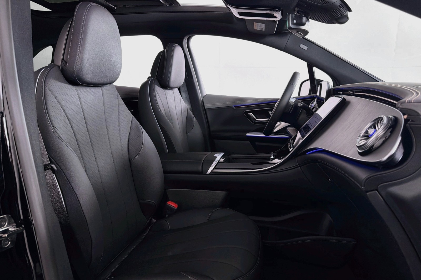 New 2027 Black Mercedes-Benz EQE 320 4MATIC® SUV image 6