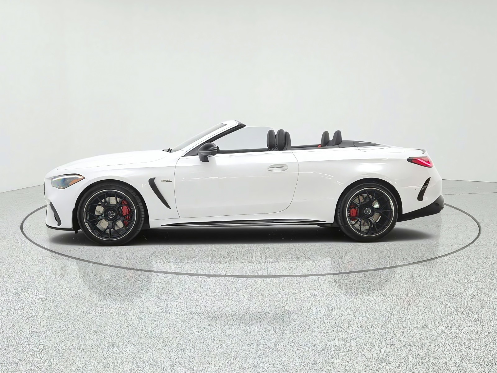 New 2027 MANUFAKTUR Moonlight White Metallic Mercedes-Benz AMG® CLE 53 4MATIC+ Cabriolet image 8