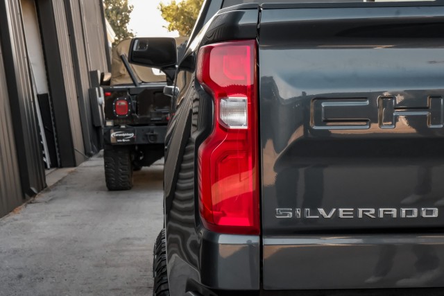 2020 Chevrolet Silverado 1500 RST 43