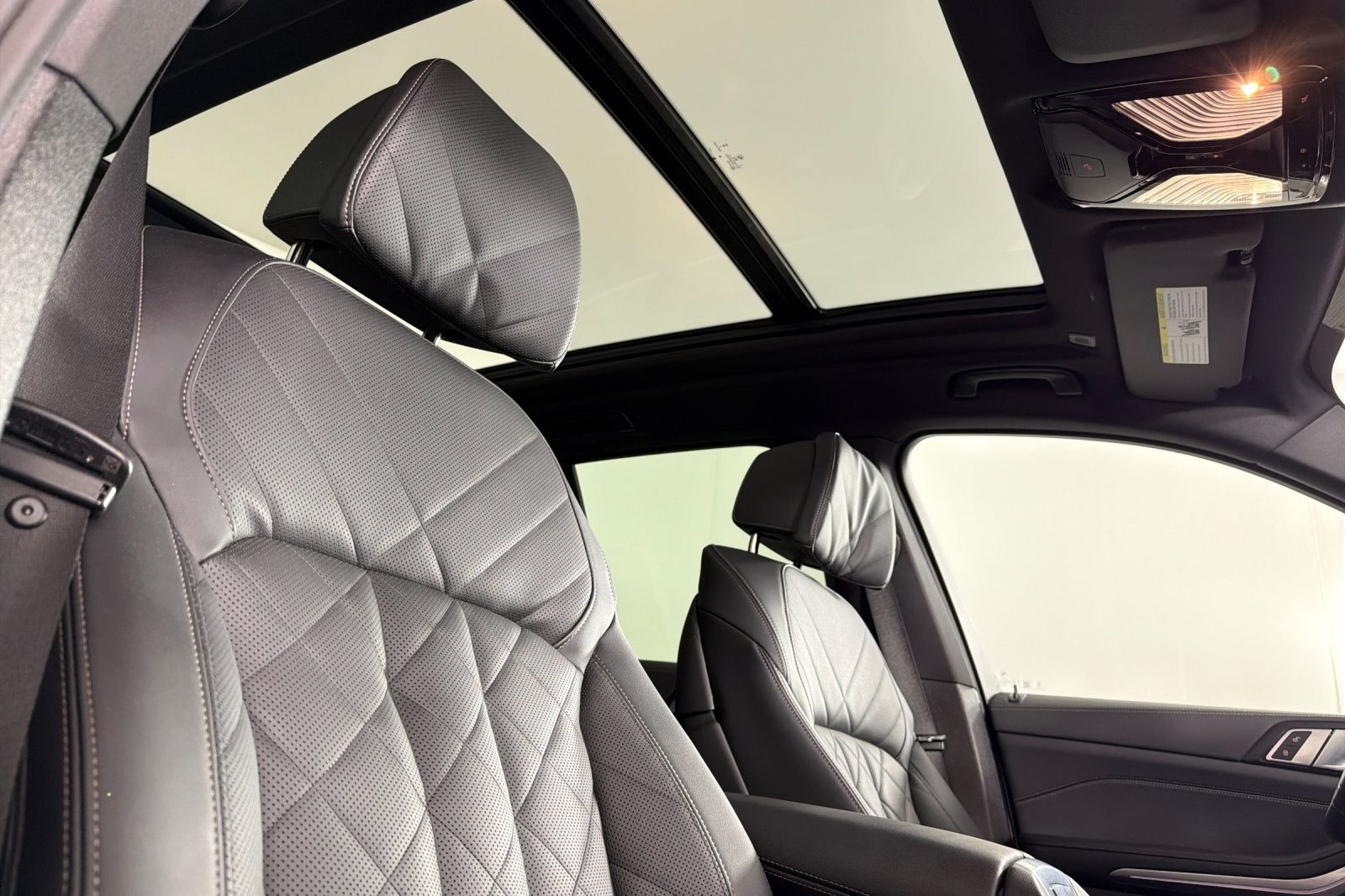 Used 2025 SKYSCRAPER GREY BMW xDrive40i Sports Activity Vehicle image 16