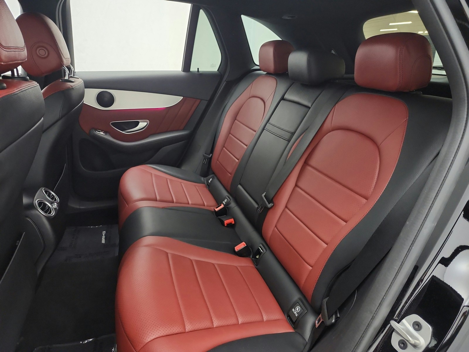 Used 2022 Black Mercedes-Benz GLC 300 SUV image 30