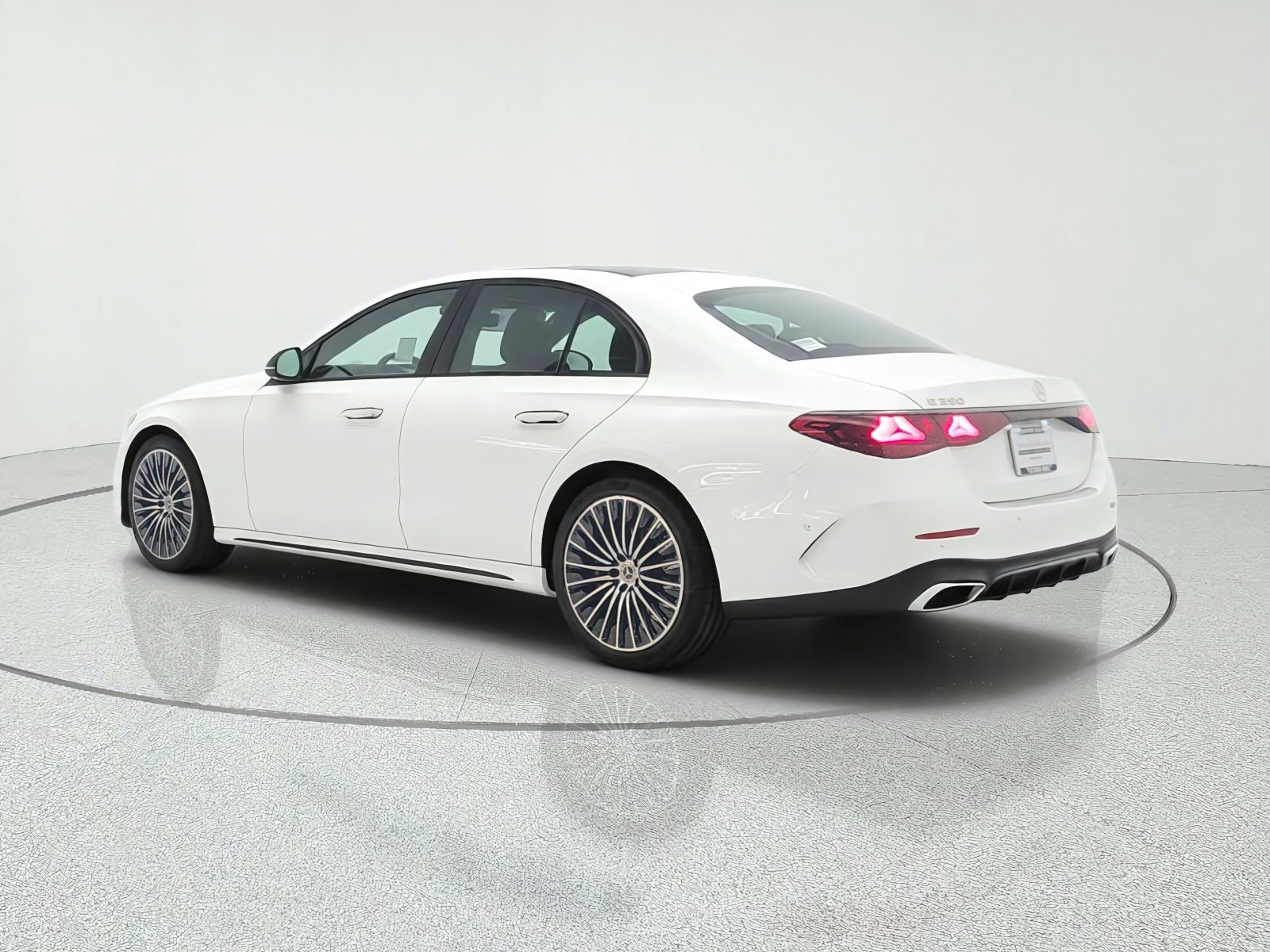New 2027 Polar White Mercedes-Benz E 350 RWD Sedan image 7
