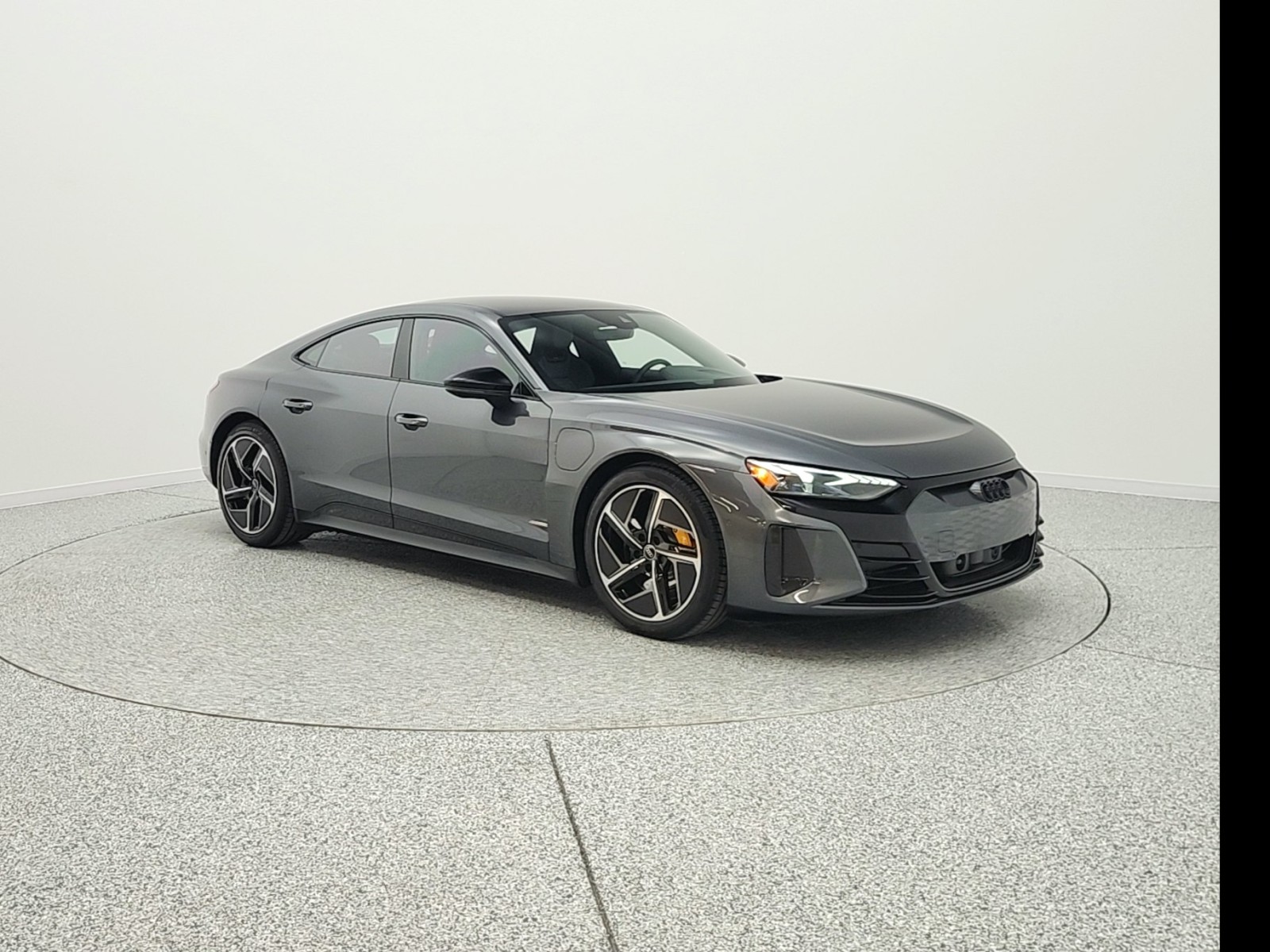 Used 2024 Daytona Gray Pearl Effect Audi quattro image 3