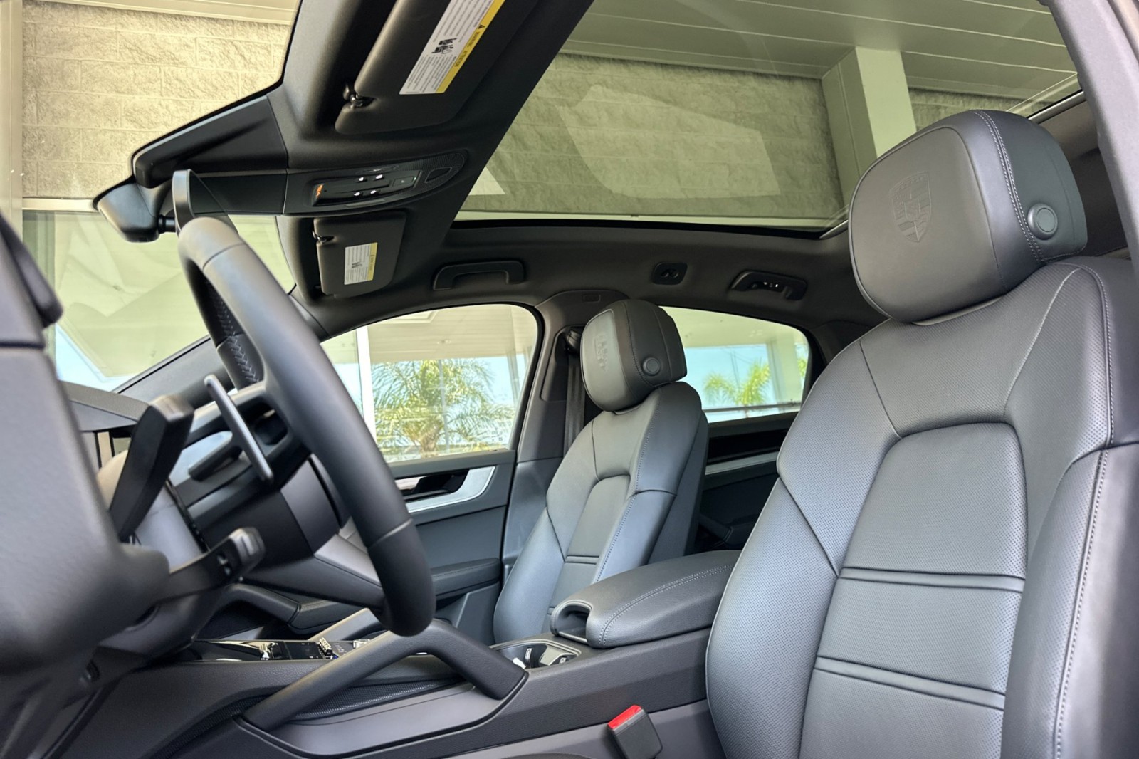 New 2026 Chromite Black Metallic Porsche E-Hybrid image 5