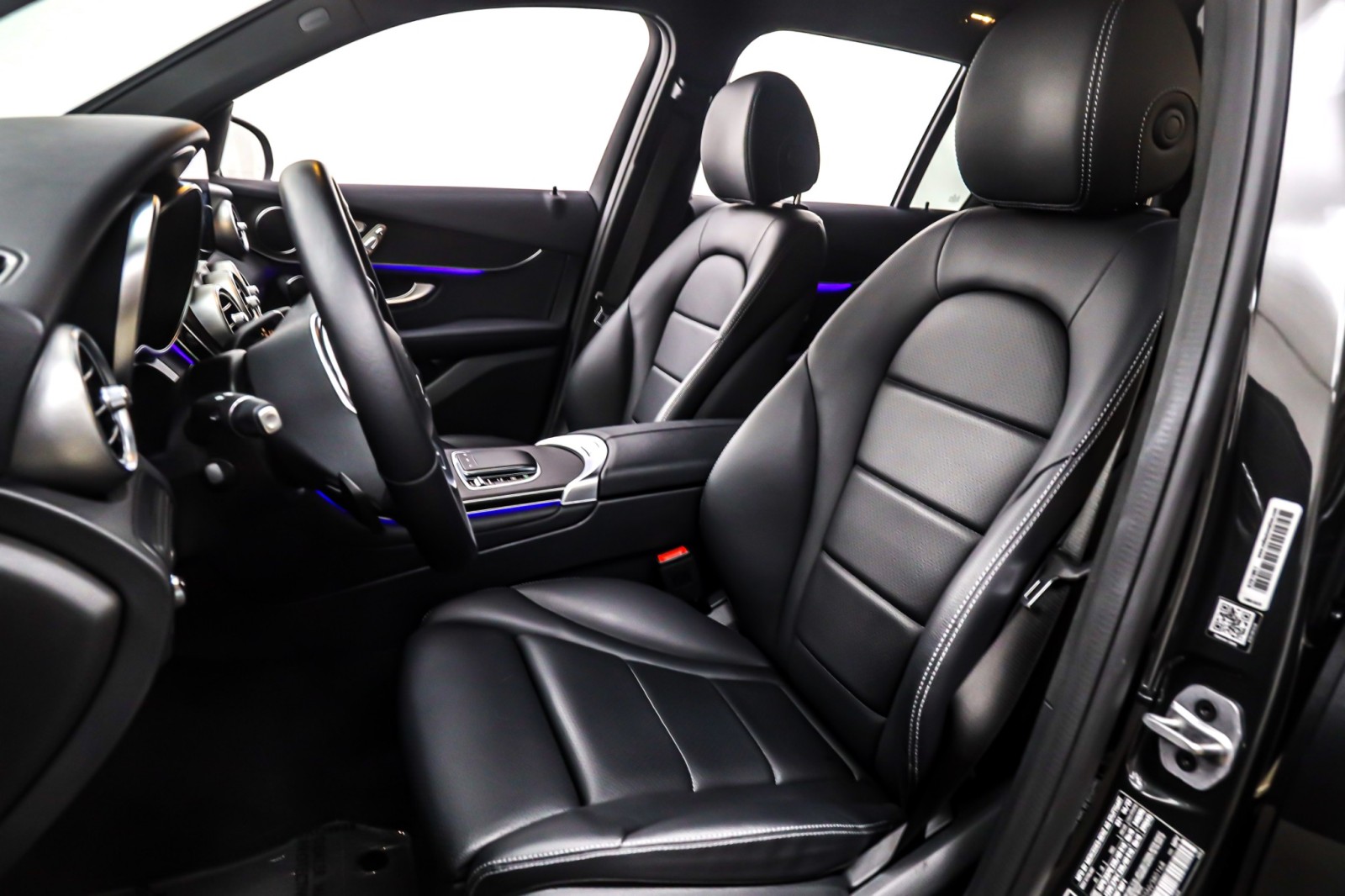 Used 2022 Graphite Grey Metallic Mercedes-Benz GLC 300 image 17