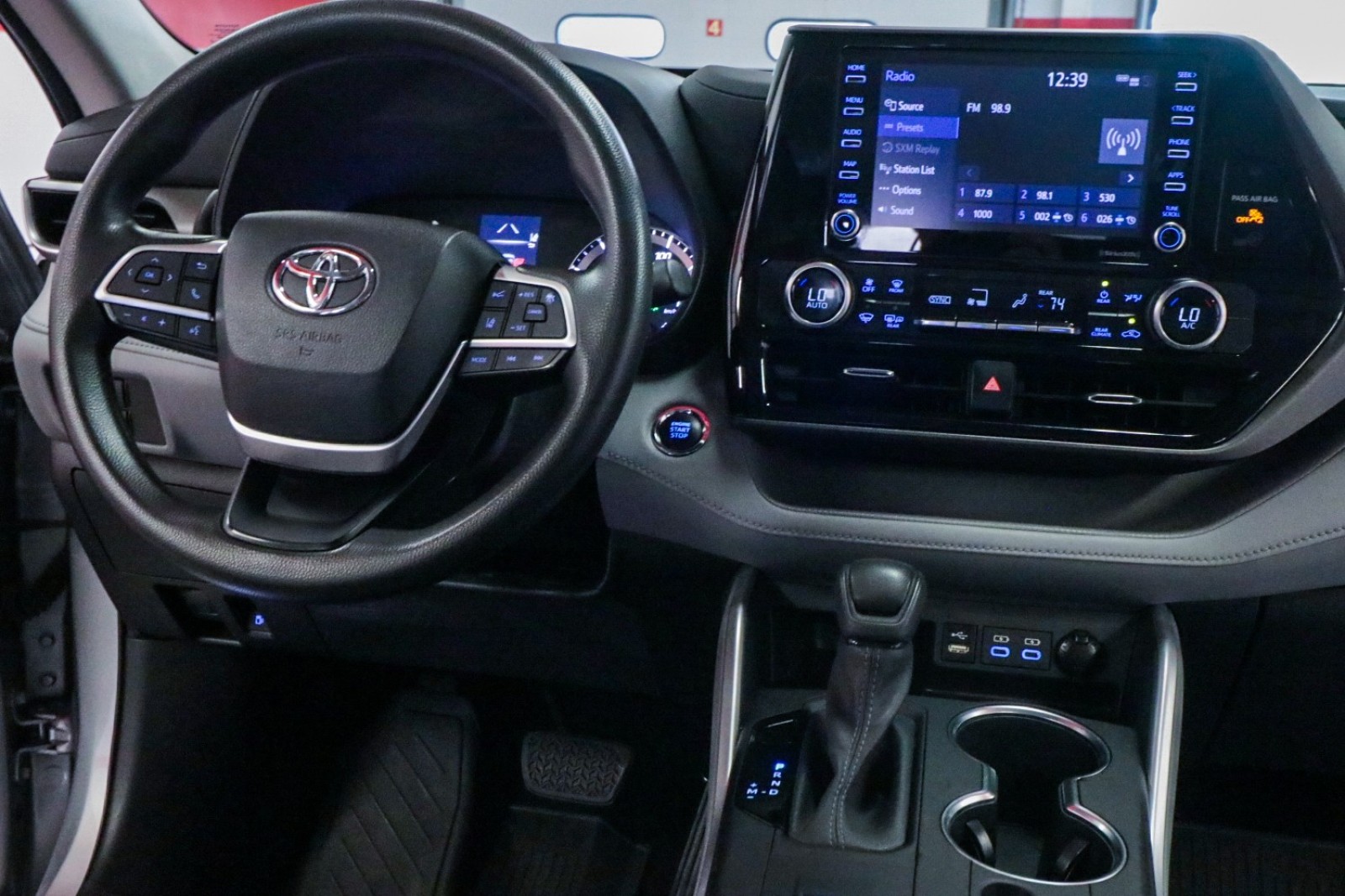Used Car 2022 Toyota Highlander  L For Sale Under $30,000 In Austin, Texas