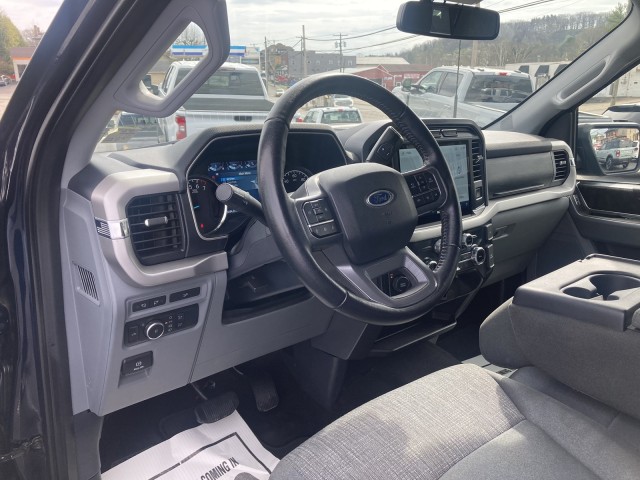 View vehicle photo 7