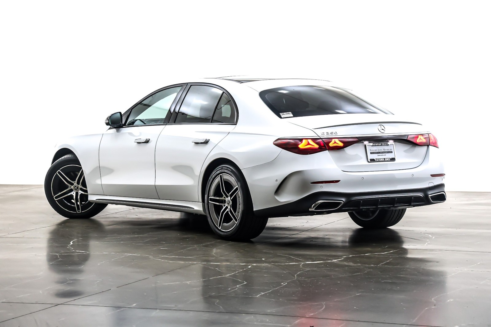 New 2026 MANUFAKTUR Moonlight White Metallic Mercedes-Benz E 350 image 12