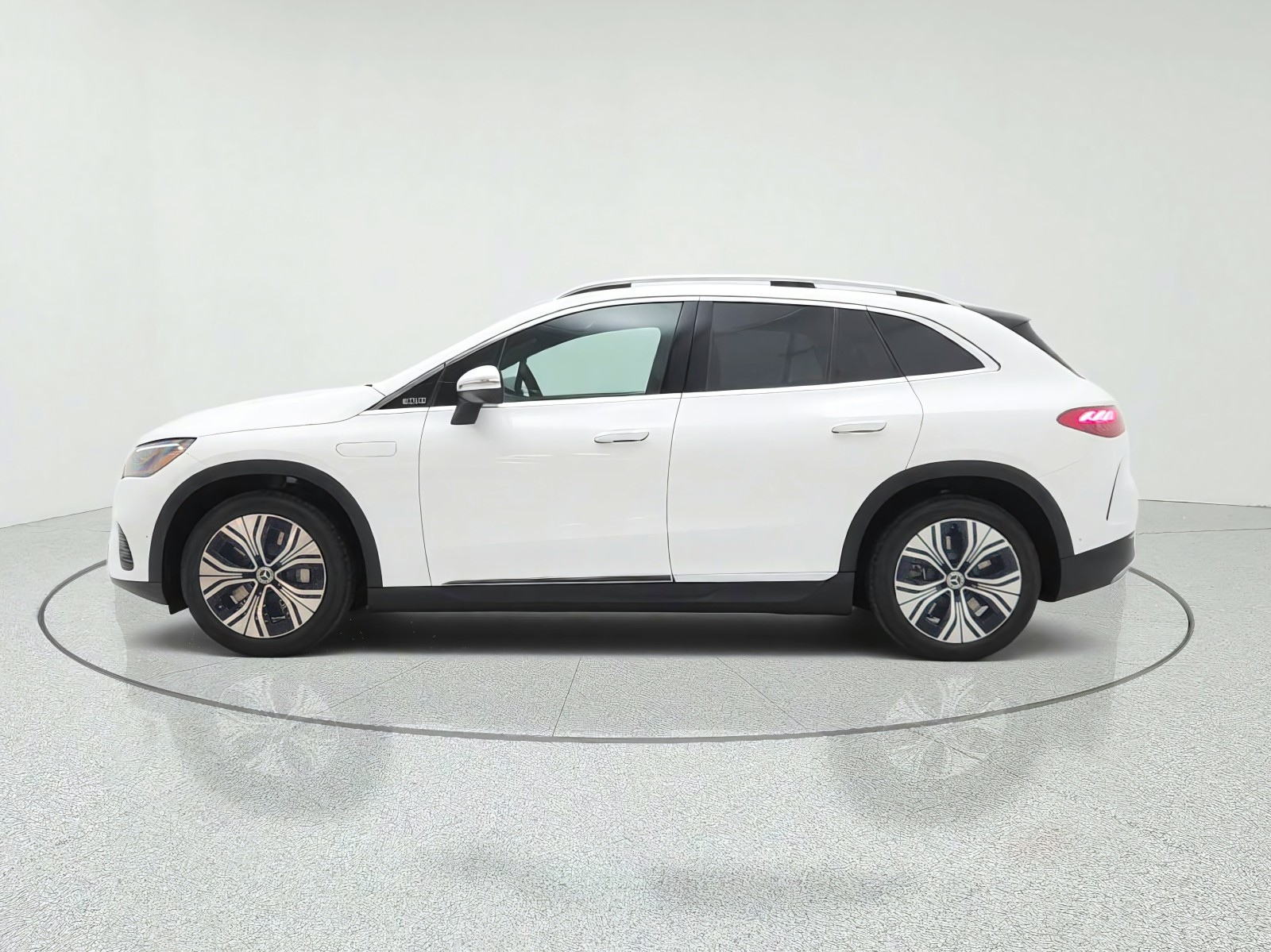 New 2027 Polar White Mercedes-Benz EQE 320+ SUV image 8