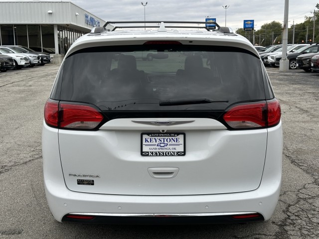 2020 Chrysler Pacifica Touring L 4