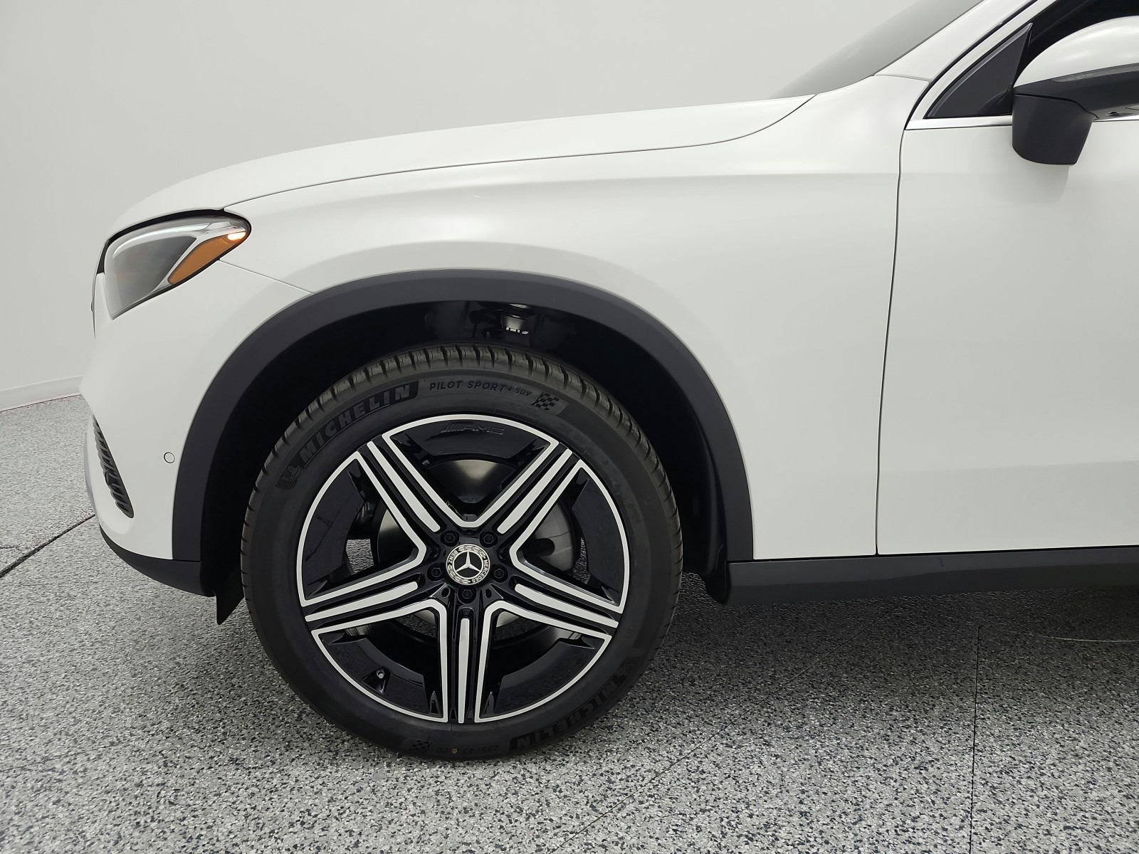 New 2027 Polar White Mercedes-Benz GLC 300 SUV image 13