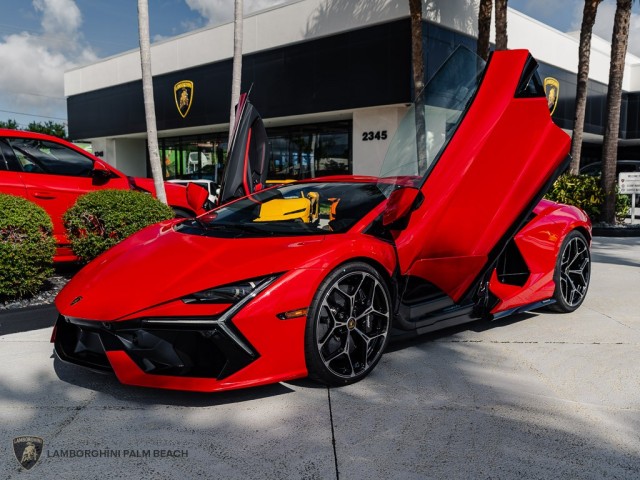 Lamborghini Revuelto