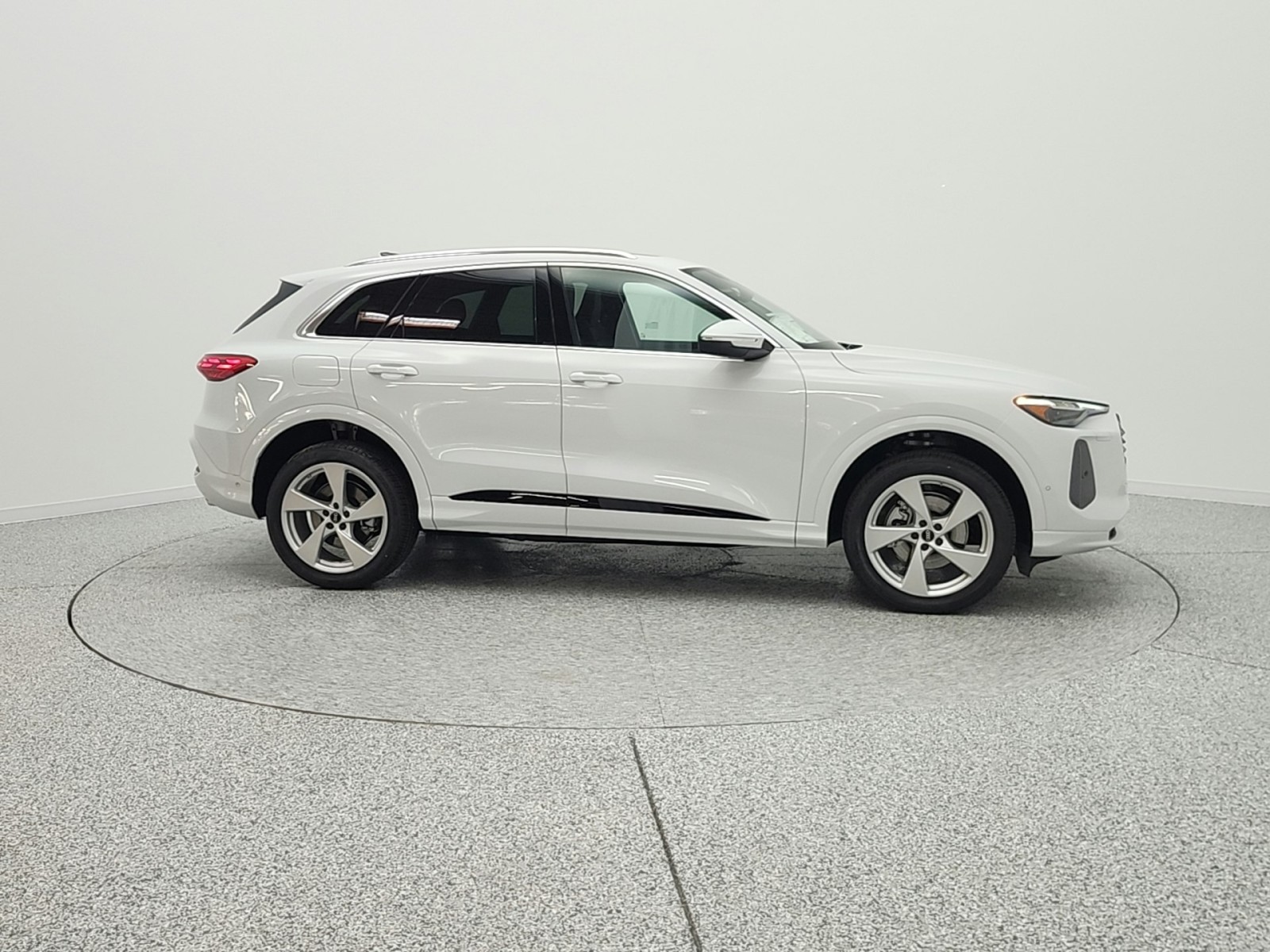New 2025 Glacier White Metallic Audi Premium Plus 2.0 TFSI quattro image 4