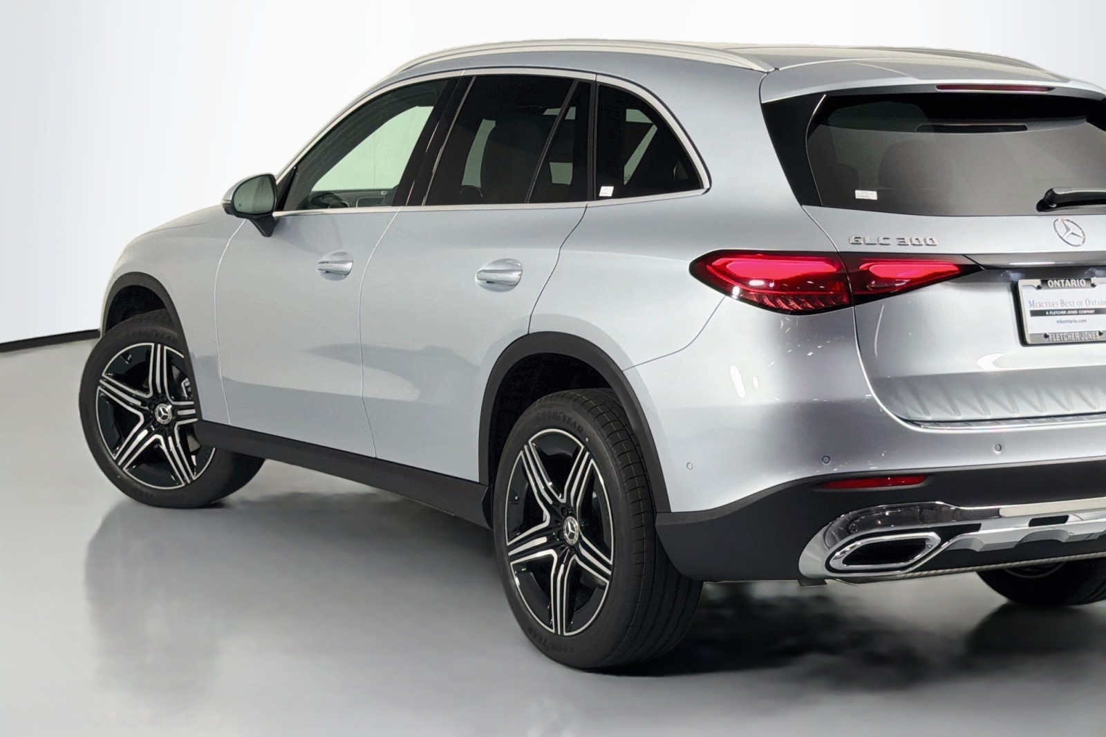 New 2026 Cirrus Silver Metallic Mercedes-Benz GLC 300 SUV image 14