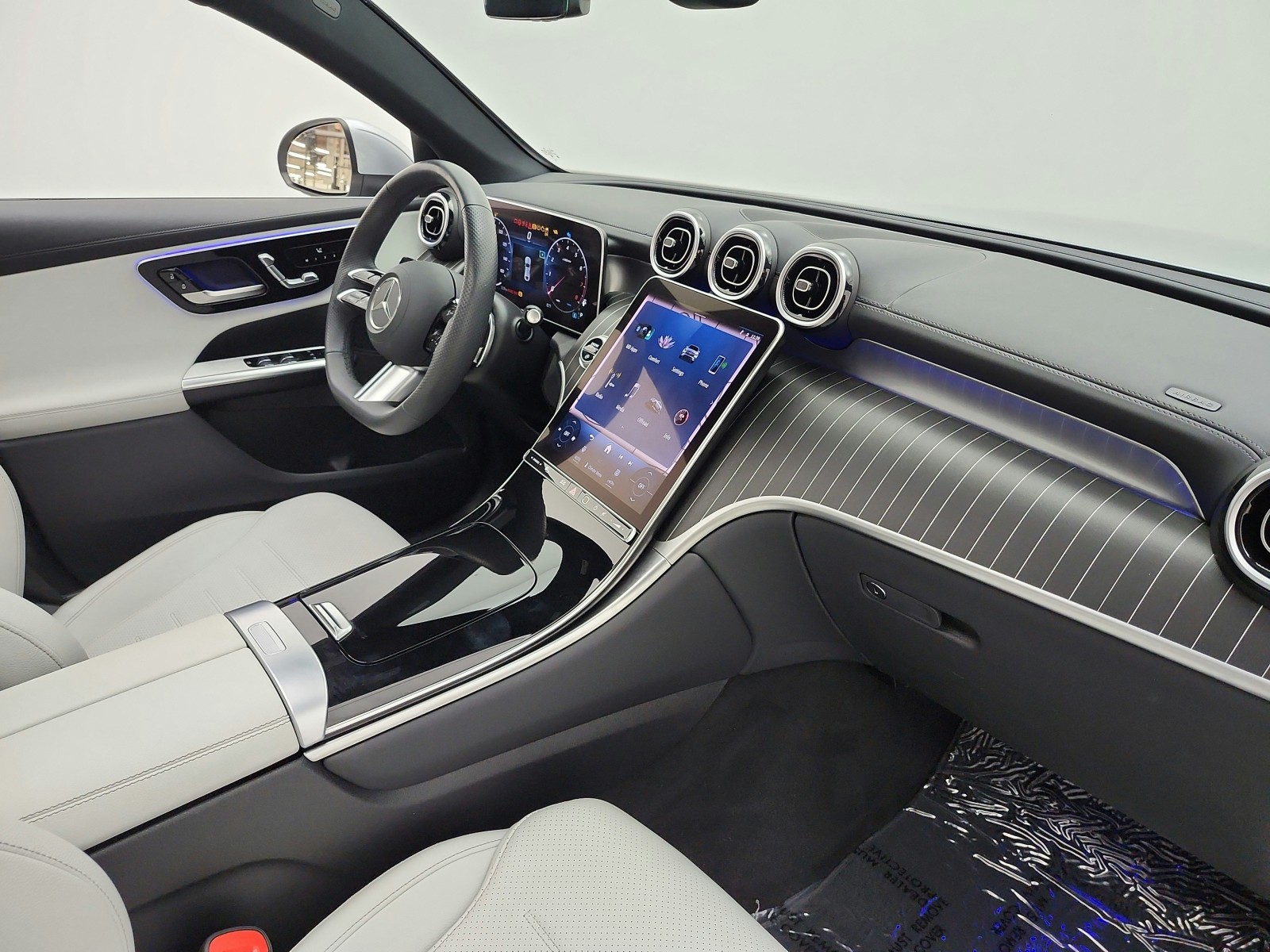 Used 2024 Cirrus Silver Metallic Mercedes-Benz GLC 300 4MATIC® Coupe image 22