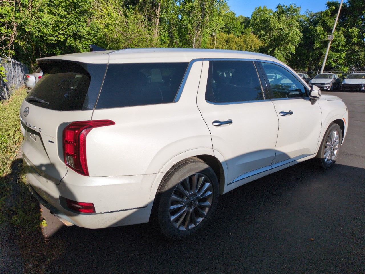 View vehicle photo 4