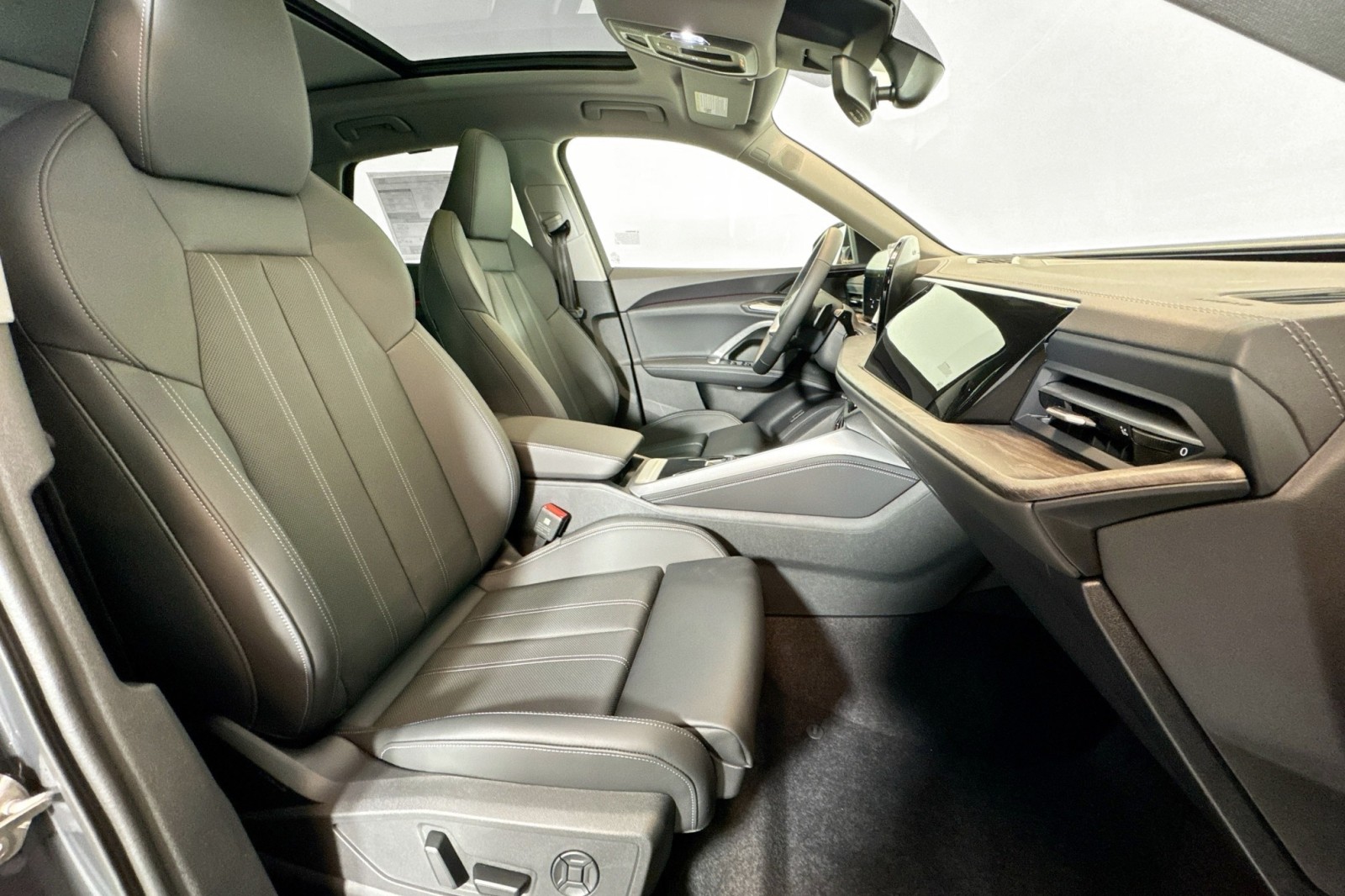 New 2025 Tambora Gray Metallic Audi Premium Plus 2.0 TFSI quattro image 25