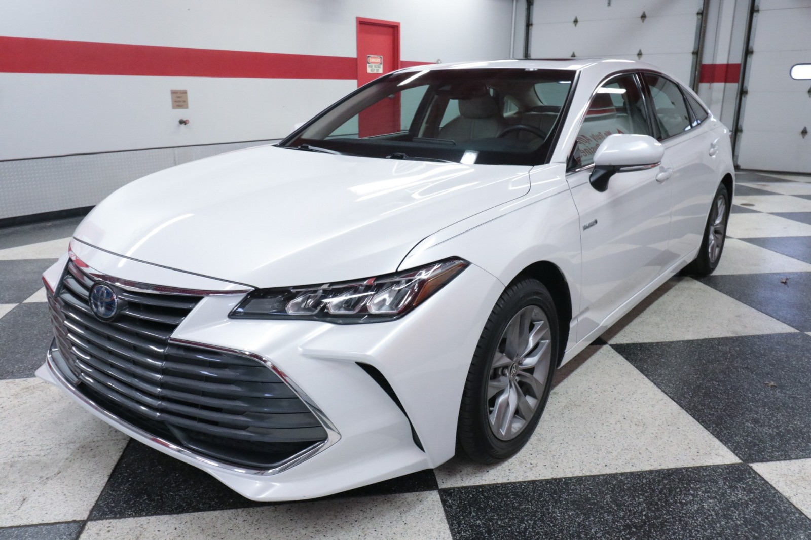Used Car 2021 Toyota Avalon  Hybrid Xle For Sale Under $30,000 In Austin, Texas