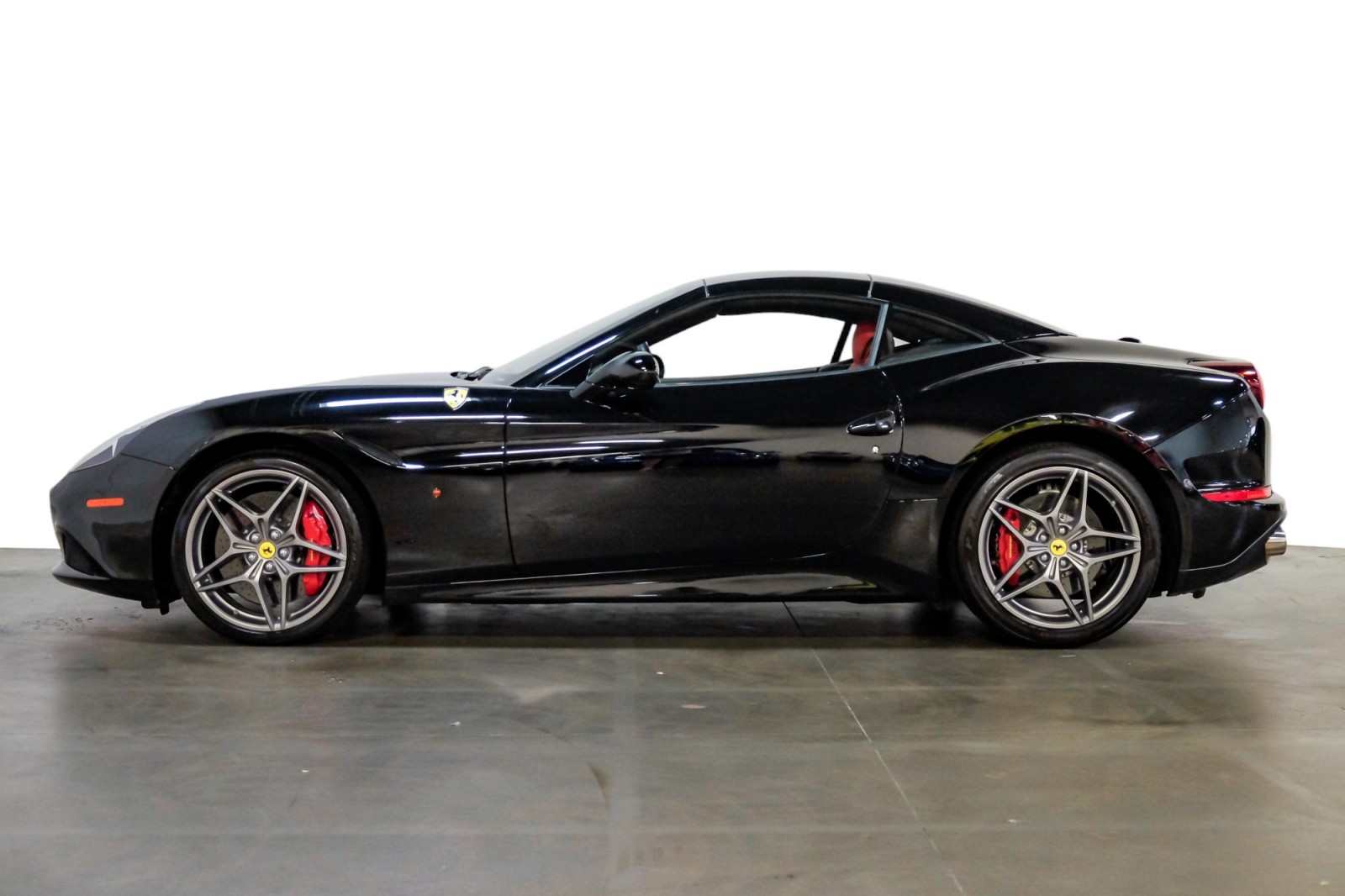 2015 Ferrari California T Convertible MagneRide HiFiSound Shields 20Forged 15