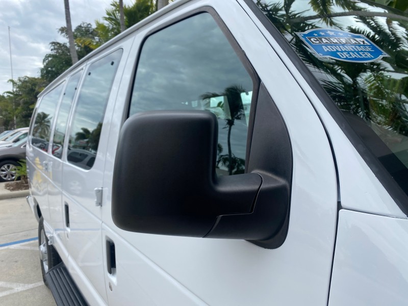 2008 Ford Econoline Wagon XLT 15 PASSENGERS E350 CLEAN in , 