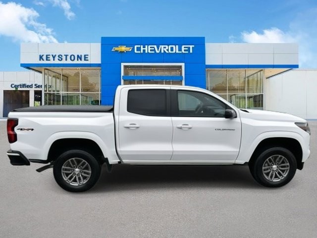 2023 Chevrolet Colorado 4WD LT 2