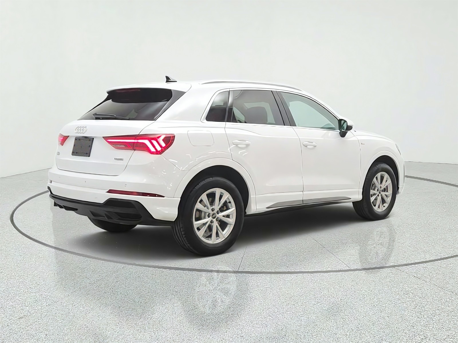 Used 2023 Ibis White Audi S line Premium image 5