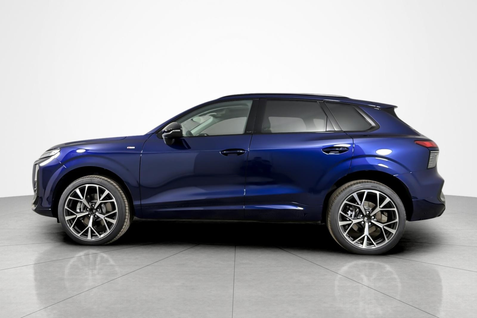 New 2026 Navarra Blue Metallic Audi S line quattro image 3