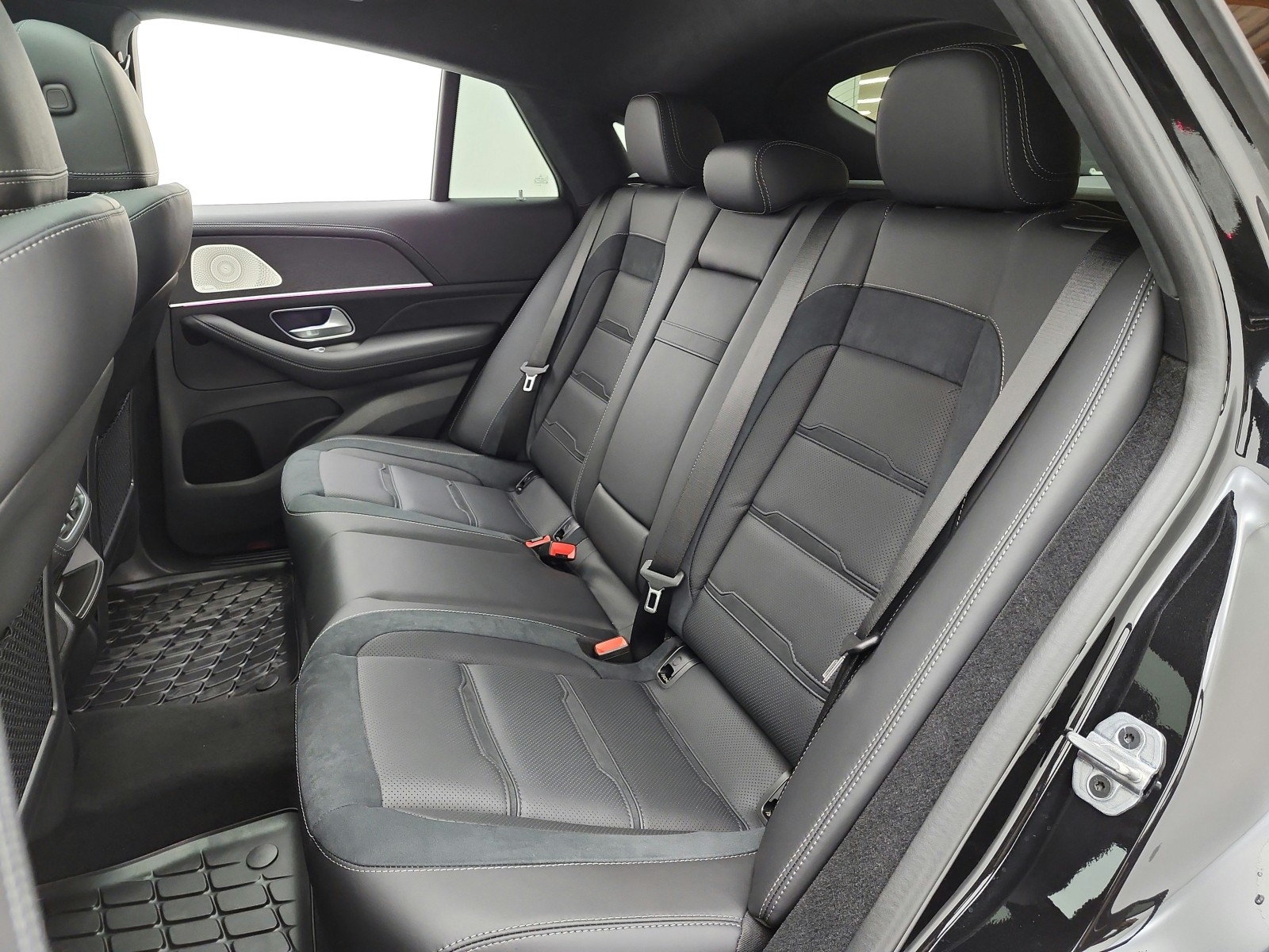 Certified Used 2026 Obsidian Black Metallic Mercedes-Benz AMG® GLE 53 4MATIC+ Coupe image 11