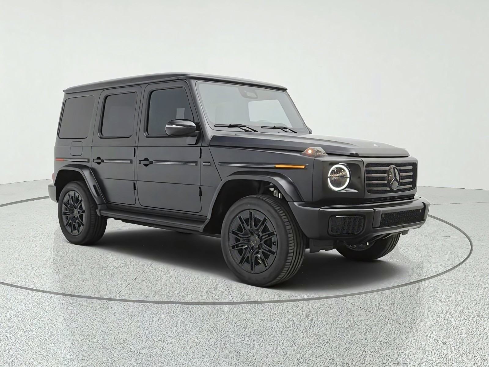 New 2027 MANUFAKTUR Night Black magno Mercedes-Benz G 580e SUV image 3