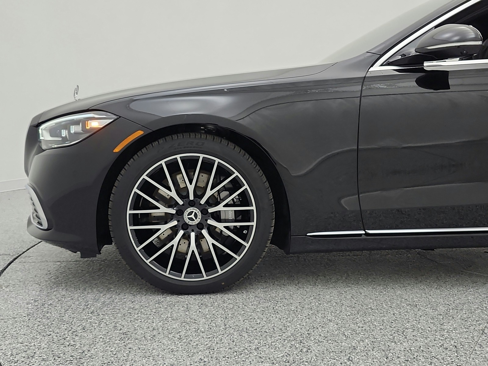 New 2026 Obsidian Black Metallic Mercedes-Benz S 500 image 22