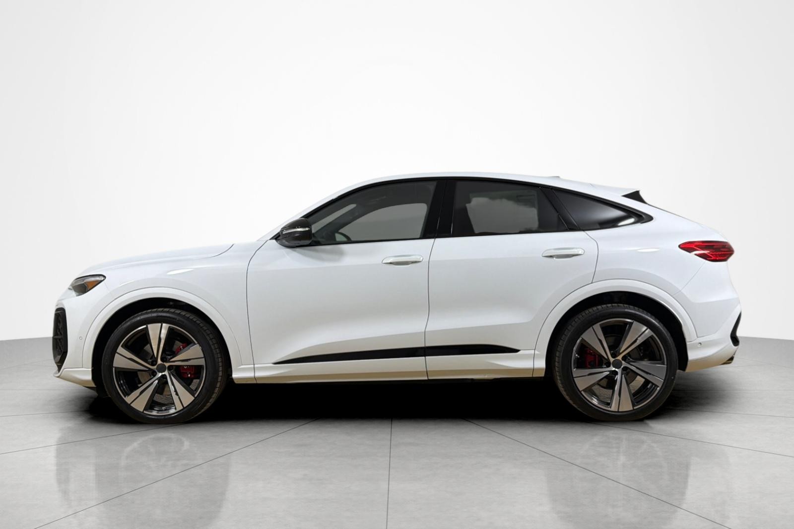 New 2026 Glacier White Metallic Audi Premium Plus 3.0 TFSI quattro image 3