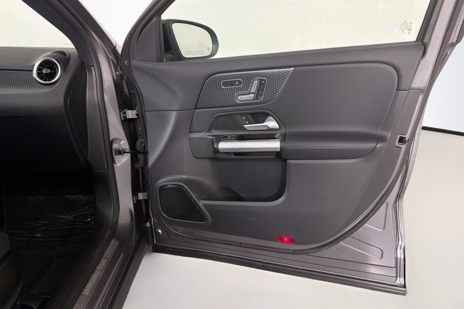 Certified Used 2026 Mountain Grey Metallic Mercedes-Benz GLA 250 image 26