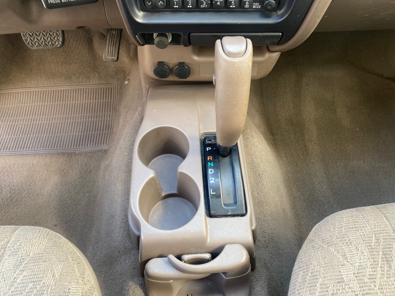 2002 Toyota Tacoma 1 OWNER AUTO AC 4 CYL in , 