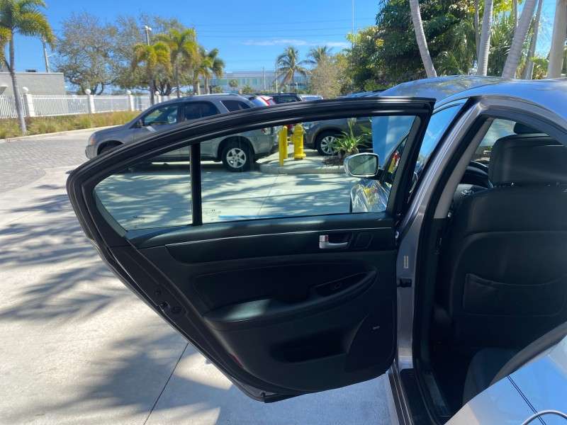 2012 Hyundai Genesis 3.8L SUNROOF PREM PKG in , 