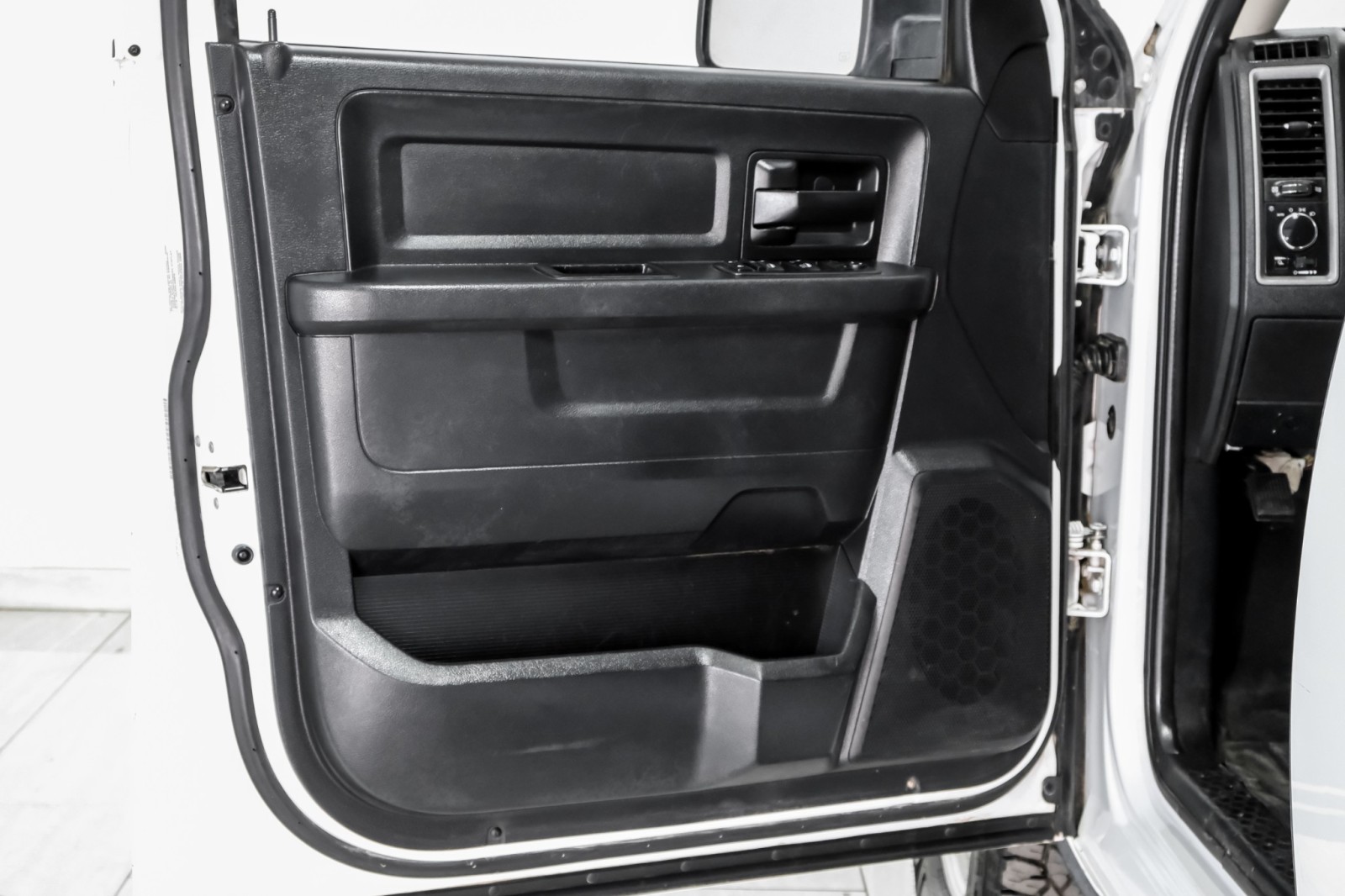 2015 Ram 1500 TRADESMAN CREW CAB 4WD AUTOMATIC CRUISE CONTROL TO 45
