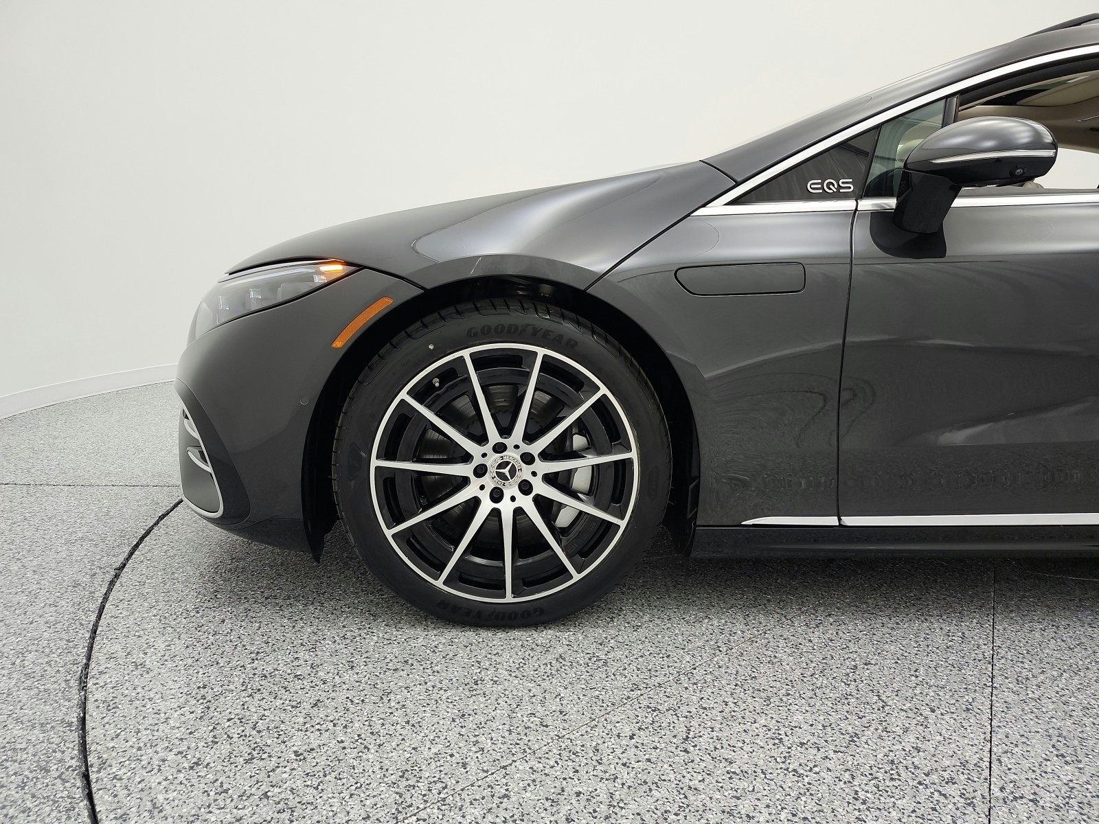 Used 2022 Graphite Grey Metallic Mercedes-Benz EQS 580 4MATIC® Sedan image 23