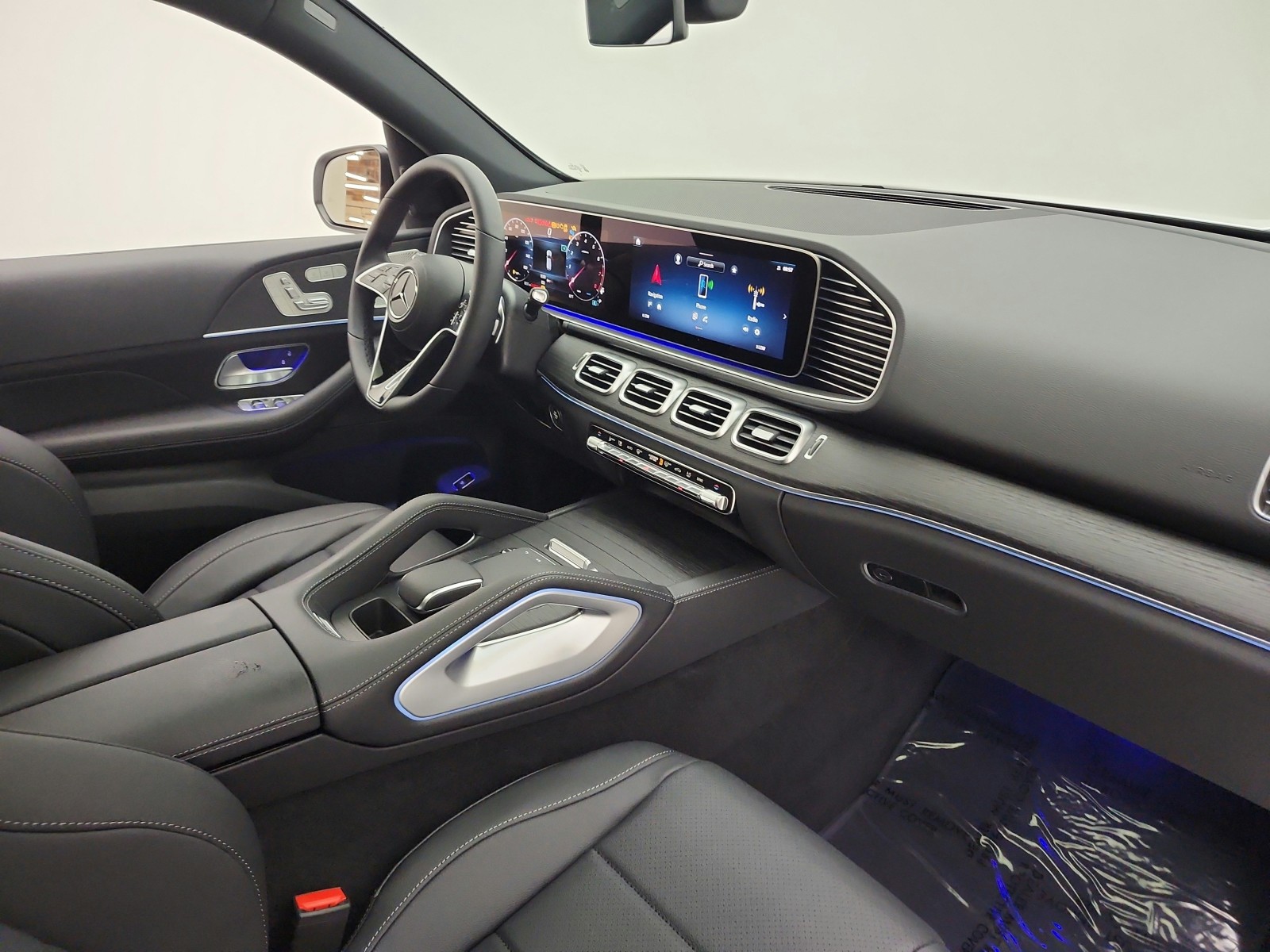 New 2026 Polar White Mercedes-Benz GLE 450 4MATIC® SUV image 15