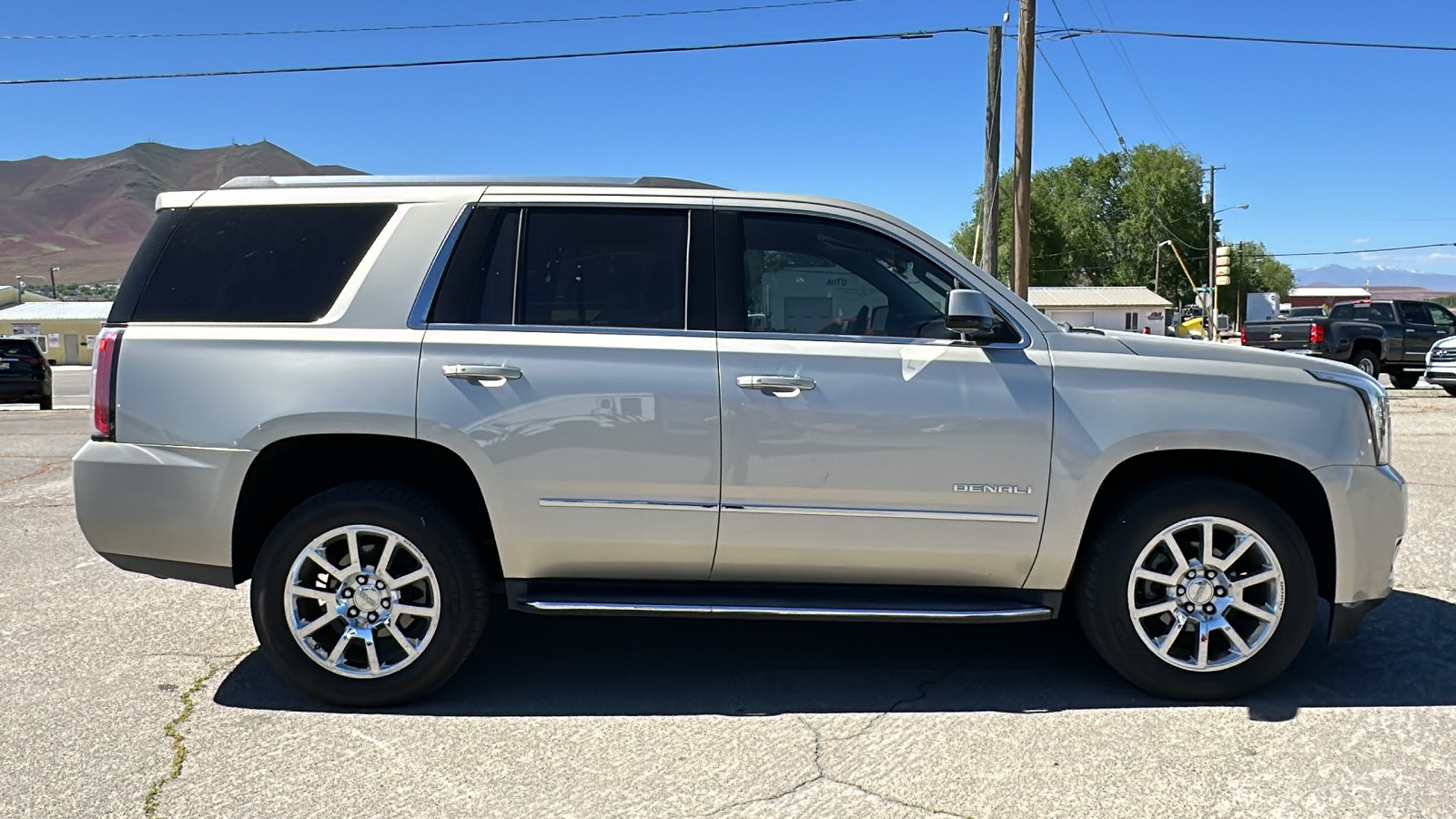 2017 GMC Yukon Denali 2