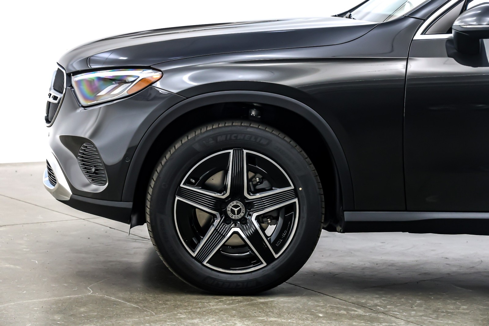 New 2026 Graphite Grey Metallic Mercedes-Benz GLC 300 image 10
